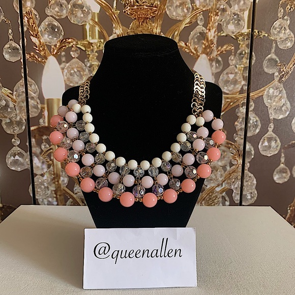 Collar Necklace and Earrings Set- Pink & White - Picture 2 of 10